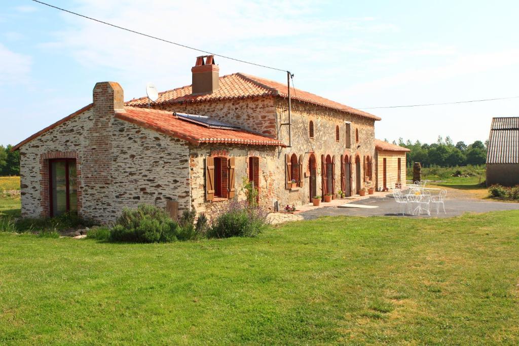 Chambres D'Hotes Le Chateau Rouge Saint-Germain-sur-Moine Kültér fotó